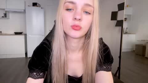 Sofia online show from 02-05-25, 01:11