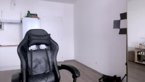 Sofia online show from 02-22-25, 07:23