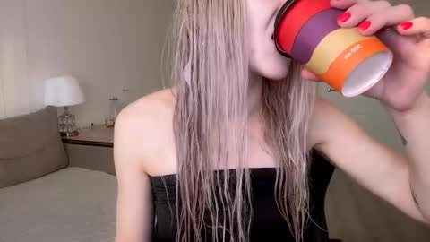 Sofia online show from 02-28-25, 01:58