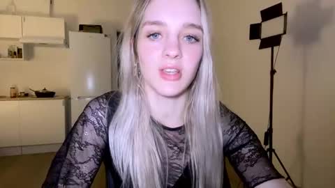 Sofia online show from 03-09-25, 06:11