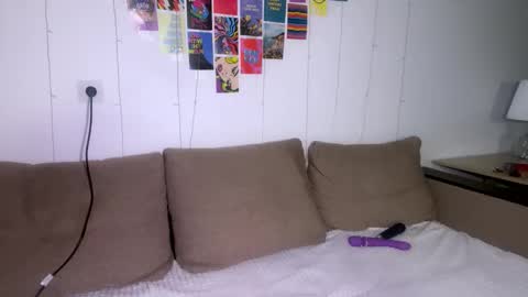 Sofia online show from 10-29-25, 01:57