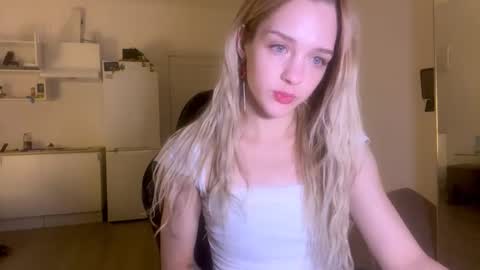 Sofia online show from 11-18-25, 04:39