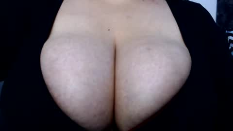 Snapshot of sakhmett chatting on 06-20-26, 04:37 Sarah online show from 06-20-26, 04:37