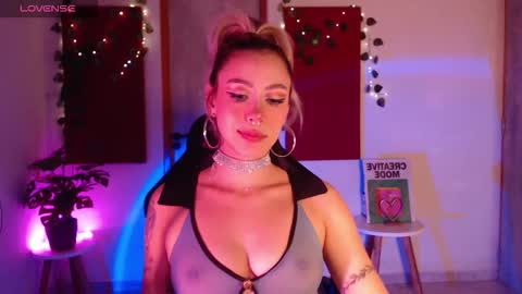 Snapshot of sakuraa_beauty chatting on 02-06-26, 04:50 Sakura online show from 02-06-26, 04:50