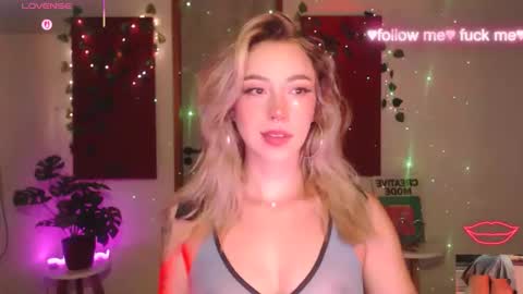 Snapshot of sakuraa_beauty chatting on 04-02-26, 09:51 Sakura online show from 04-02-26, 09:51