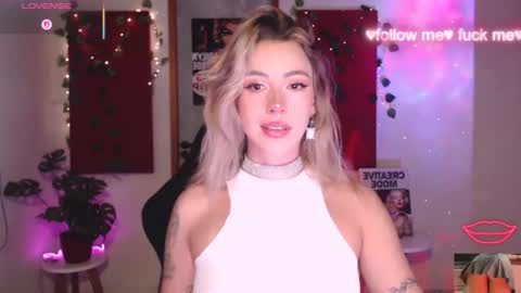 Snapshot of sakuraa_beauty chatting on 04-09-26, 09:47 Sakura online show from 04-09-26, 09:47