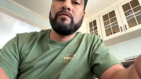 Snapshot of sal_cumplaciente chatting on 03-16-26, 04:44 sal cumplaciente online show from 03-16-26, 04:44