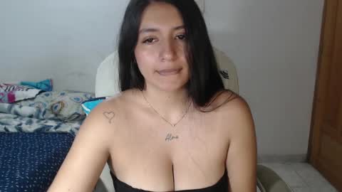 Snapshot of saliha_ chatting on 12-31-24, 06:48 saliha online show from 12-31-24, 06:48