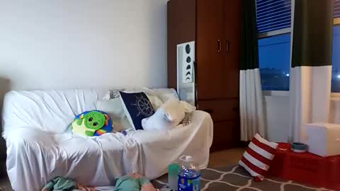 Snapshot of salis1981 chatting on 02-05-25, 01:37 salis1981 online show from 02-05-25, 01:37