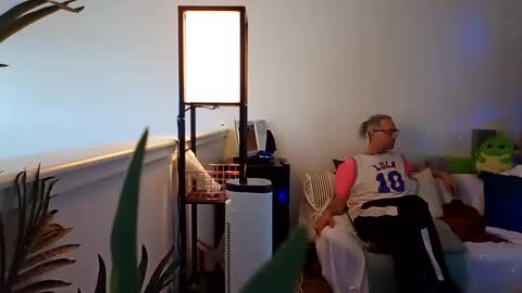 Snapshot of salis1981 chatting on 03-06-25, 01:27 salis1981 online show from 03-06-25, 01:27