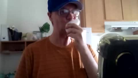 Snapshot of salis1981 chatting on 10-24-25, 09:00 salis1981 online show from 10-24-25, 09:00