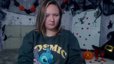 Snapshot of sallyverda chatting on 10-22-25, 06:40 Sally online show from 10-22-25, 06:40