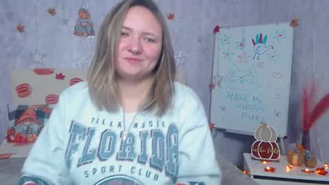 Snapshot of sallyverda chatting on 11-19-25, 06:52 Sally online show from 11-19-25, 06:52