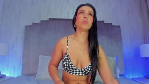 Snapshot of salma_lutz chatting on 09-30-25, 12:32 Marcela online show from 09-30-25, 12:32