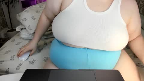 SalmaRoth online show from 02-25-25, 07:47