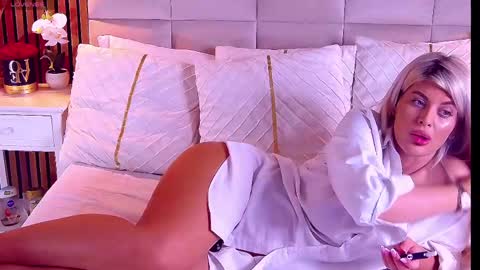 Snapshot of salmaroze chatting on 05-16-26, 10:36 SalmaRoze online show from 05-16-26, 10:36