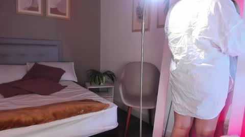Snapshot of salo____ chatting on 04-30-26, 02:34 Salo online show from 04-30-26, 02:34
