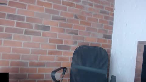   online show from 02-11-25, 01:31