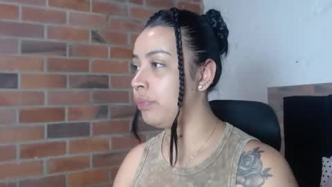 Snapshot of salome__hills chatting on 05-24-26, 06:24 online show from 05-24-26, 06:24