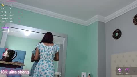 Snapshot of salome_aguilar chatting on 10-03-25, 12:35 Isabel online show from 10-03-25, 12:35