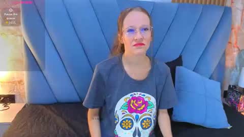 salome_cruxx online show from 06-23-26, 12:03