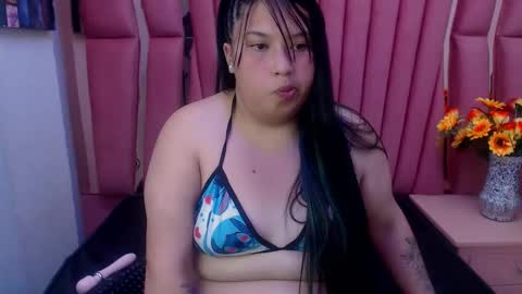 Snapshot of salome_curvy_ chatting on 11-05-25, 05:02 salome_curvy_ online show from 11-05-25, 05:02