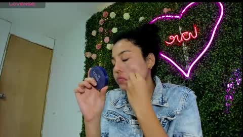 Snapshot of salome_domi chatting on 01-29-25, 08:46 salome online show from 01-29-25, 08:46