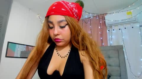 Snapshot of salome_domi chatting on 02-15-25, 08:01 salome online show from 02-15-25, 08:01