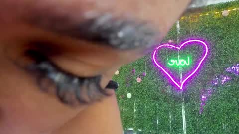 Snapshot of salome_domi chatting on 02-19-25, 06:43 salome online show from 02-19-25, 06:43