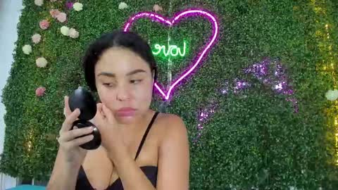 Snapshot of salome_domi chatting on 02-24-25, 05:31 salome online show from 02-24-25, 05:31