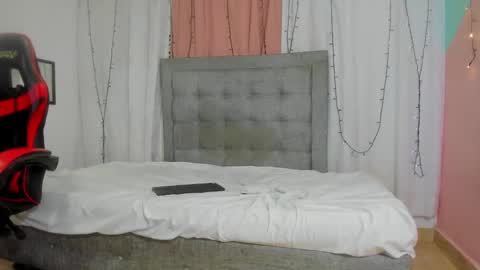 Snapshot of salome_domi chatting on 02-27-25, 12:21 salome online show from 02-27-25, 12:21