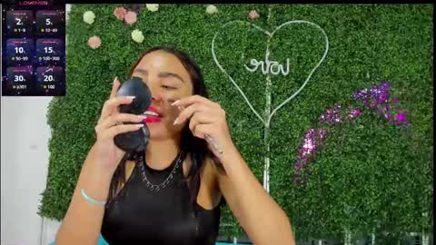 Snapshot of salome_domi chatting on 03-09-25, 09:14 salome online show from 03-09-25, 09:14