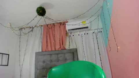 Snapshot of salome_domi chatting on 09-10-25, 08:31 salome online show from 09-10-25, 08:31