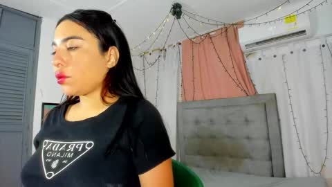 Snapshot of salome_domi chatting on 11-06-25, 01:45 salome online show from 11-06-25, 01:45