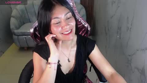 Snapshot of salome_stockman_sub chatting on 12-18-24, 02:10 Salome online show from 12-18-24, 02:10