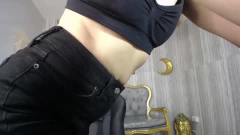 Snapshot of salome_stockman_sub chatting on 02-13-25, 11:37 Salome online show from 02-13-25, 11:37