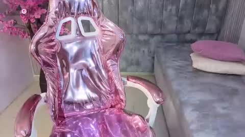 Salome  online show from 10-24-25, 09:06