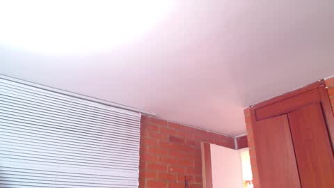 Snapshot of salome_sw chatting on 02-21-25, 10:04 SAMANTHA online show from 02-21-25, 10:04