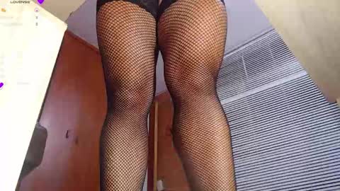 Snapshot of salome_sw chatting on 10-14-25, 10:10 SAMANTHA online show from 10-14-25, 10:10