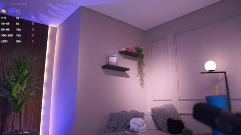 Snapshot of salomeacosta97 chatting on 04-27-26, 11:03 Salome Acosta online show from 04-27-26, 11:03