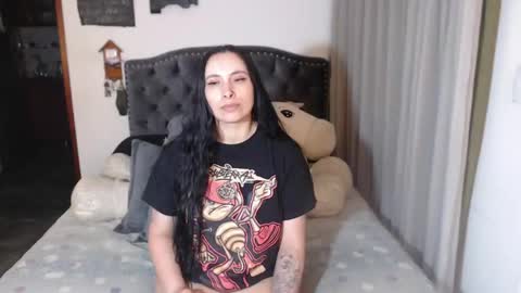 Snapshot of salomefox2 chatting on 04-26-26, 03:37 yenny online show from 04-26-26, 03:37
