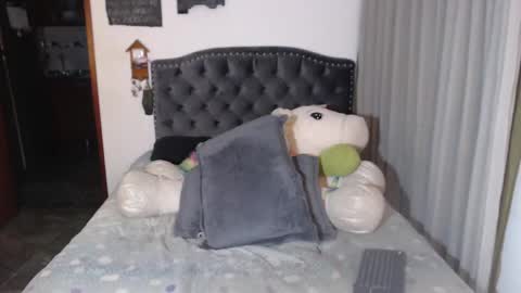 Snapshot of salomefox2 chatting on 05-05-26, 03:36 yenny online show from 05-05-26, 03:36