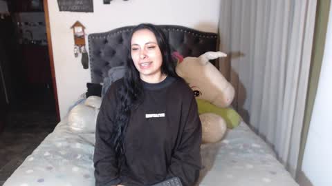 Snapshot of salomefox2 chatting on 05-19-26, 03:24 yenny online show from 05-19-26, 03:24