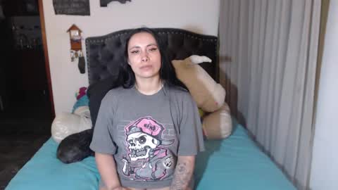 Snapshot of salomefox2 chatting on 06-03-26, 03:53 yenny online show from 06-03-26, 03:53