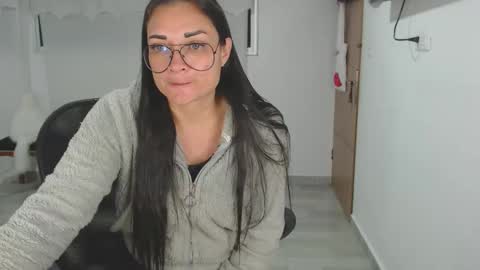 Snapshot of salomesaints chatting on 12-17-25, 01:11 salome online show from 12-17-25, 01:11