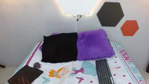 Snapshot of salomeswet chatting on 03-03-25, 06:26 martina online show from 03-03-25, 06:26