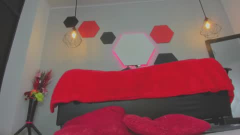 Snapshot of salomeswet chatting on 09-20-25, 03:51 martina online show from 09-20-25, 03:51