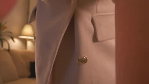 Snapshot of saltedhoney chatting on 02-22-25, 09:04 IsaBella- online show from 02-22-25, 09:04