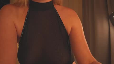 Snapshot of saltedhoney chatting on 05-16-26, 07:56 IsaBella- online show from 05-16-26, 07:56