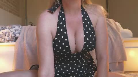 IsaBella-  online show from 06-19-26, 02:10